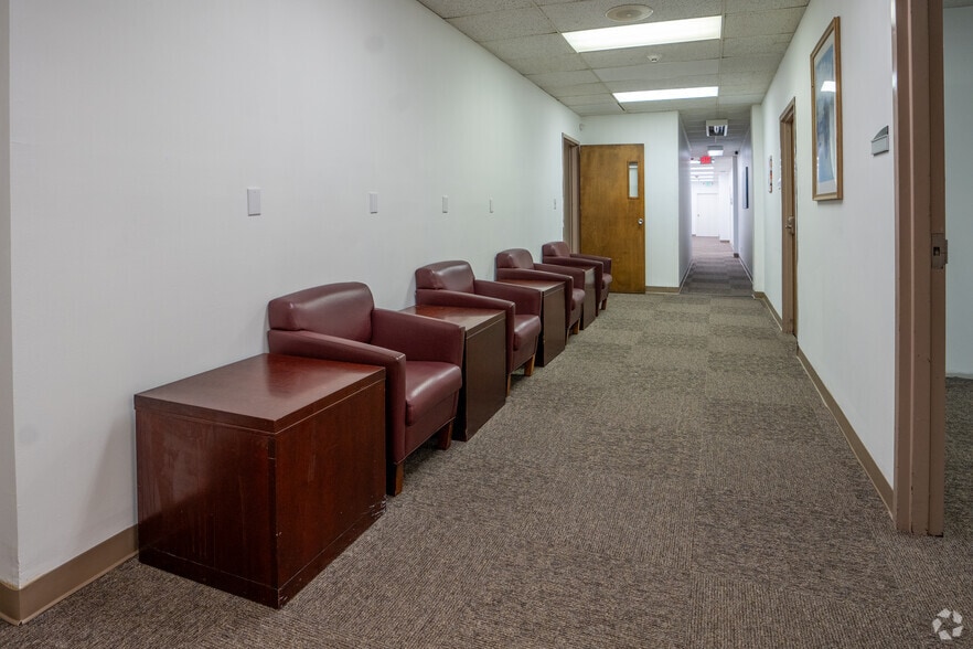 More Photos Of 200 Beacon Pky W, Birmingham Office For Lease