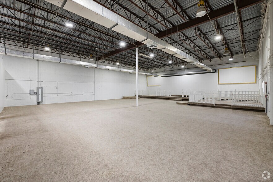 More Photos Of 2480 W 82nd St, Hialeah Warehouse For Lease