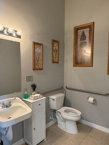 More Photos Of 12342 Tamiami Trl, Naples Office For Lease