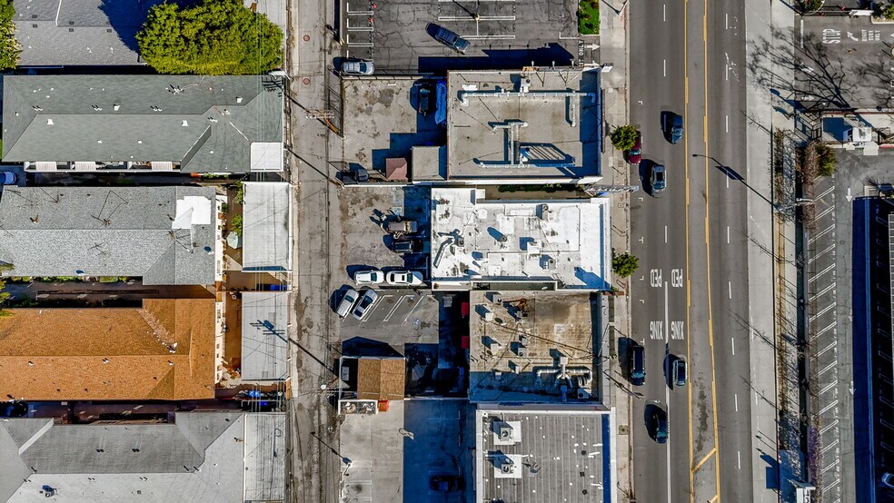 More Photos Of 109-111 N Fairfax Ave, Los Angeles Storefront For Sale