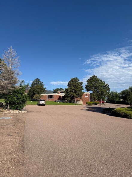 More Photos Of 1604 S 21st St, Colorado Springs Office For Sale