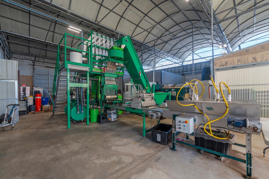 More Photos Of 2075 N Twin Oaks Valley Rd, San Marcos Garden Center For Lease