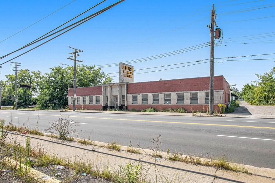 More Photos Of 14225 Schaefer Hwy, Detroit Self Storage For Lease