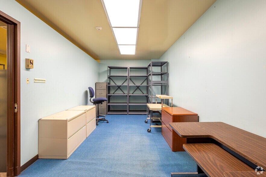 More Photos Of 6650 Cermak Rd, Berwyn Bank For Sale