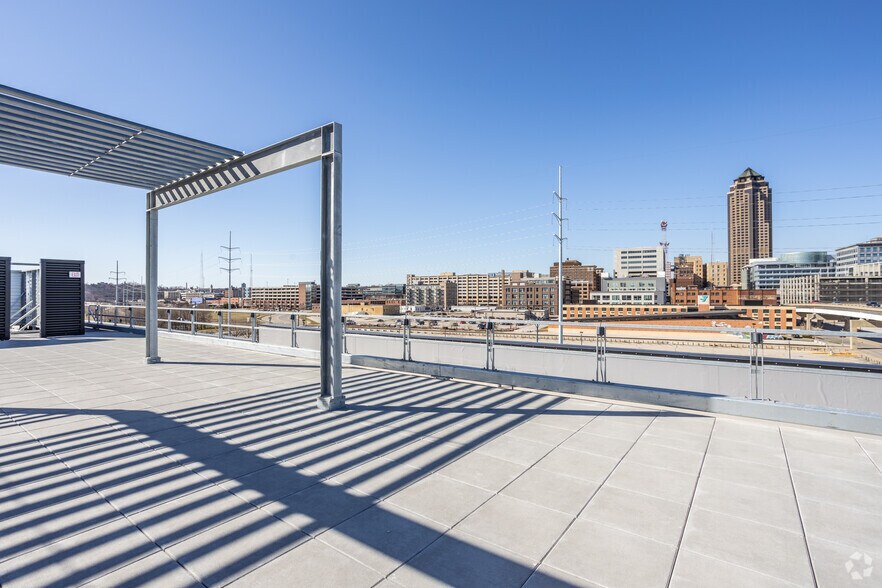 More Photos Of 220 SW 9th St, Des Moines Office For Lease