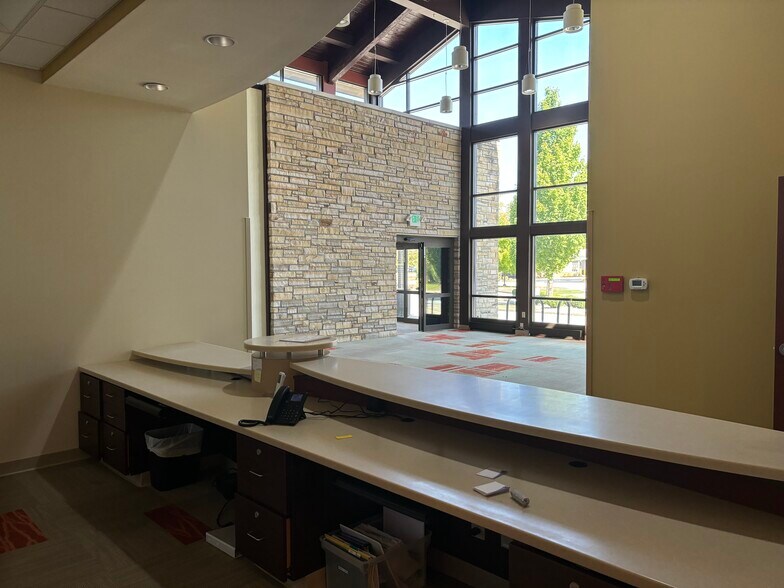 More Photos Of 11481 Olio rd, Fishers Medical For Lease