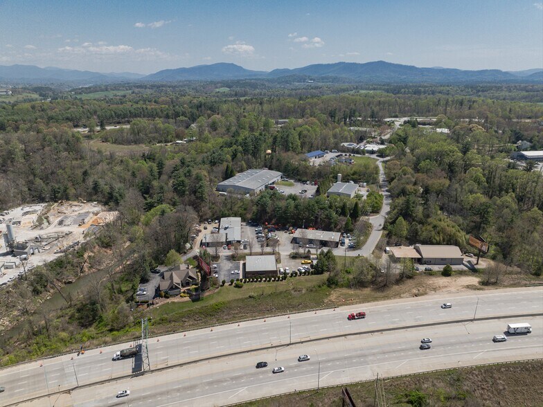 More Photos Of 786 Dogwood Rd, Asheville Office Residential For Sale