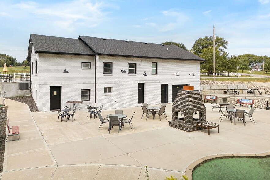 More Photos Of 6480 SE Highway 169, Saint Joseph Sports And Entertainment For Sale