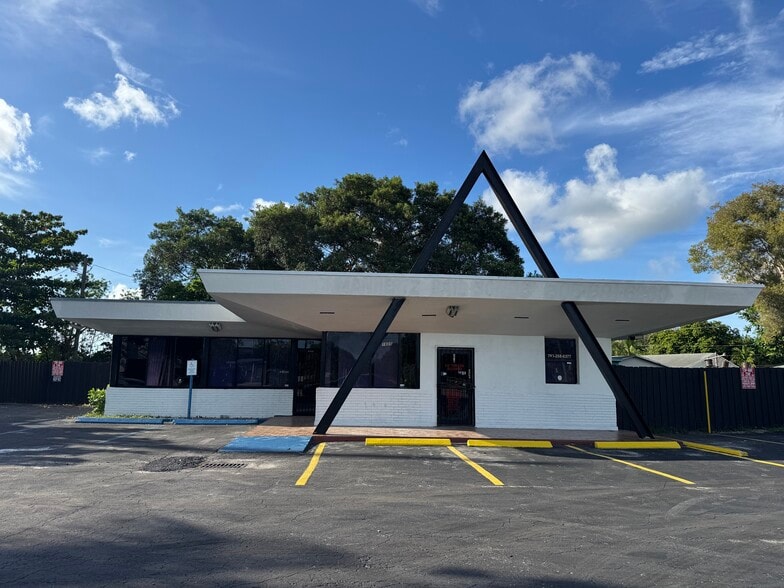 Primary Photo Of 1605 NW 95th St, Miami Freestanding For Sale