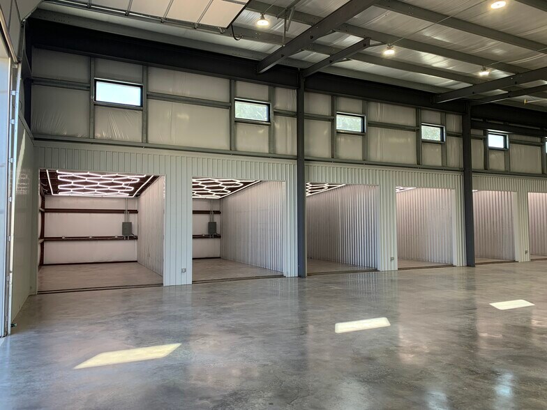 More Photos Of 10819 Paulus Dr, Houston Industrial For Sale