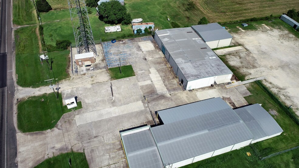 More Photos Of 12841 Highway 90, Beaumont Warehouse For Lease