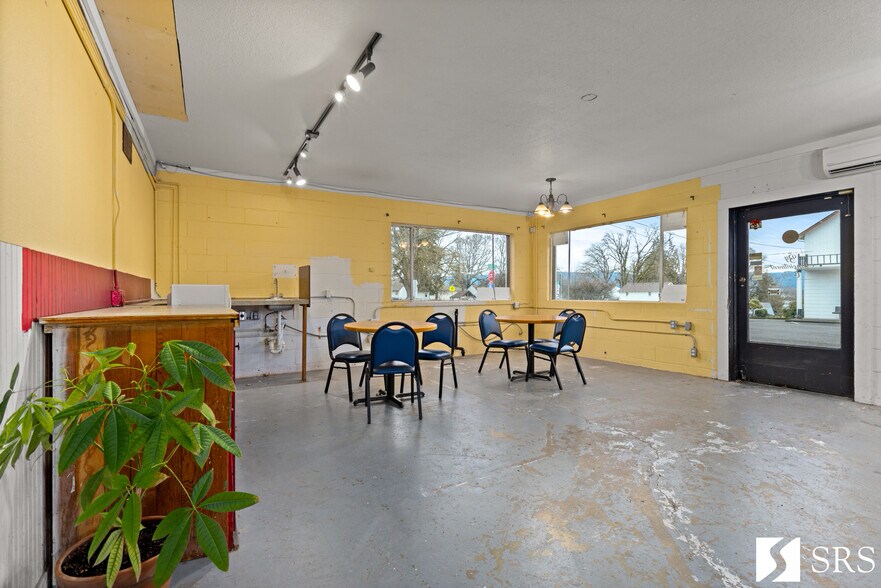 More Photos Of 205 I St, Columbia City General Retail For Sale