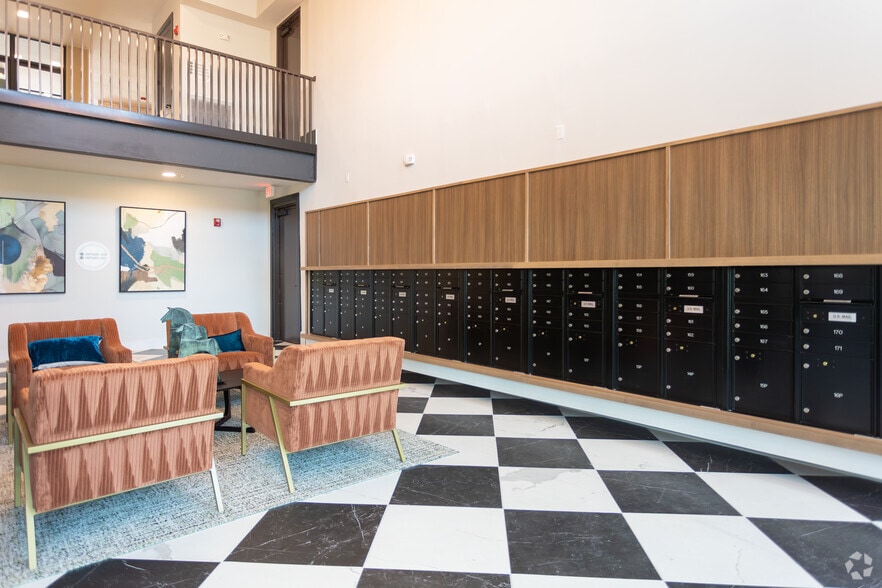 More Photos Of 930 W Mallard Creek Church Rd, Charlotte Apartments For Lease