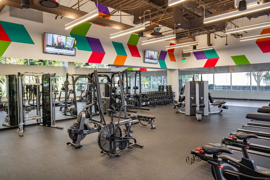 More Photos Of 3415 S Sepulveda Blvd, Los Angeles Office For Lease