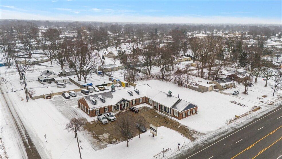 More Photos Of 37244 S Groesbeck Hwy, Clinton Township Office For Sale