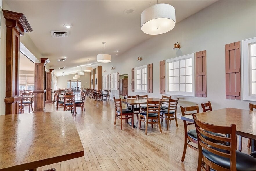 More Photos Of 800 S Main St, Lake Mills Golf Course Driving Range For Sale