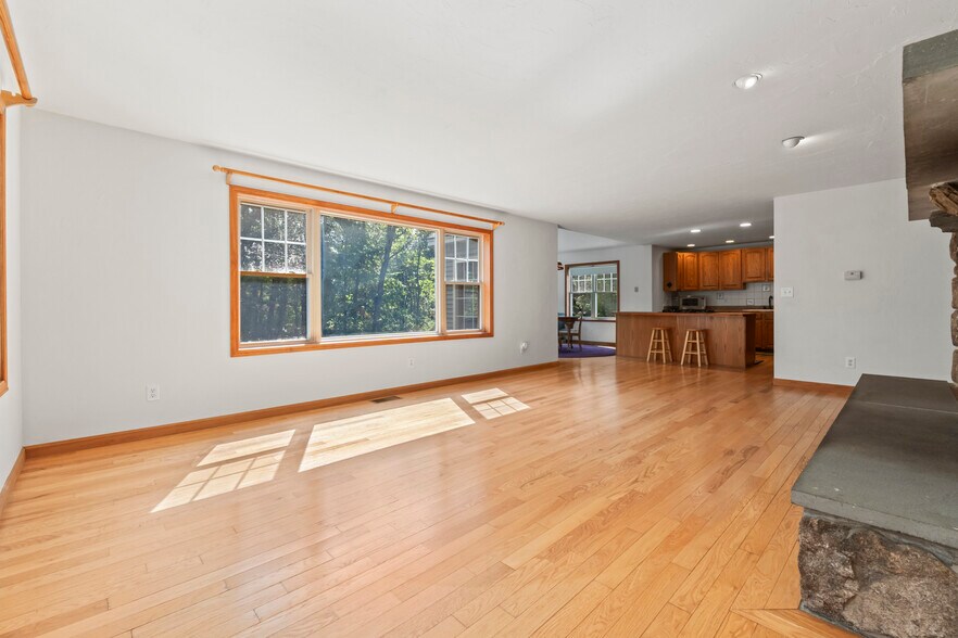 More Photos Of 41 Hobbs Rd, West Newfield Specialty For Sale