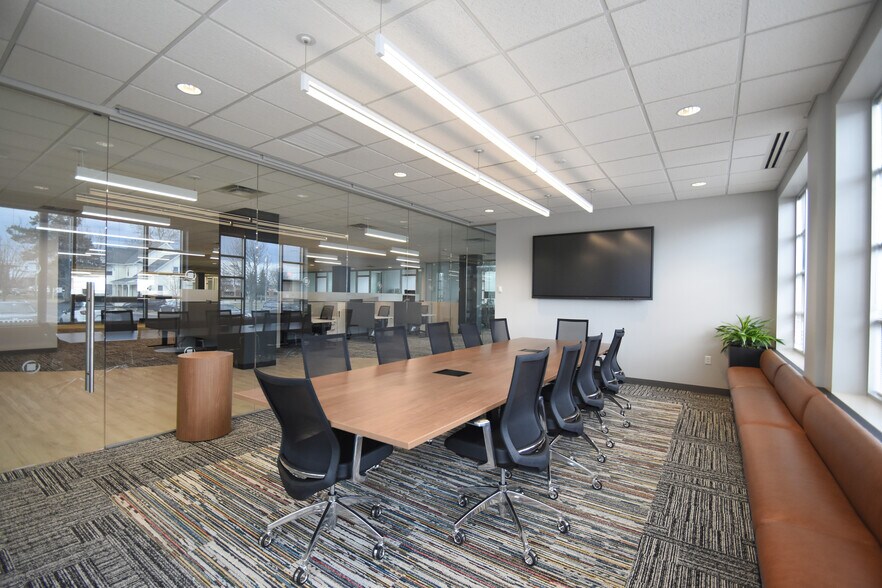More Photos Of 6467 Main St, Williamsville Office For Sale