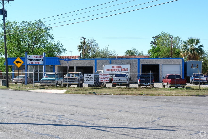 More Photos Of 1403 Fredericksburg Rd, San Antonio Auto Repair For Sale