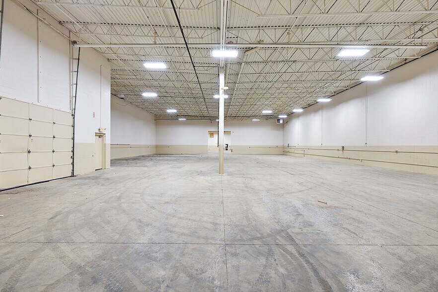 More Photos Of 15065 32 Mile Rd, Romeo Warehouse For Lease