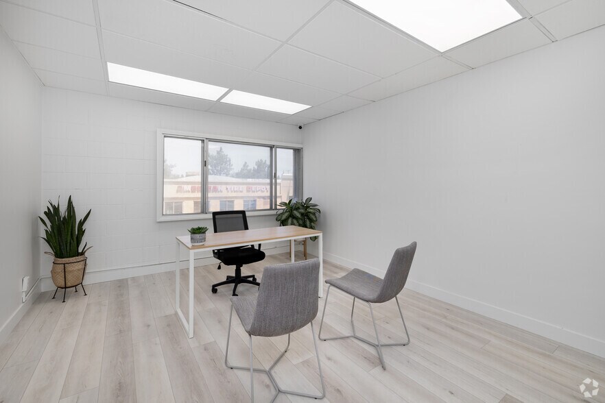 More Photos Of 11520 Jefferson Blvd, Culver City Light Distribution For Sale