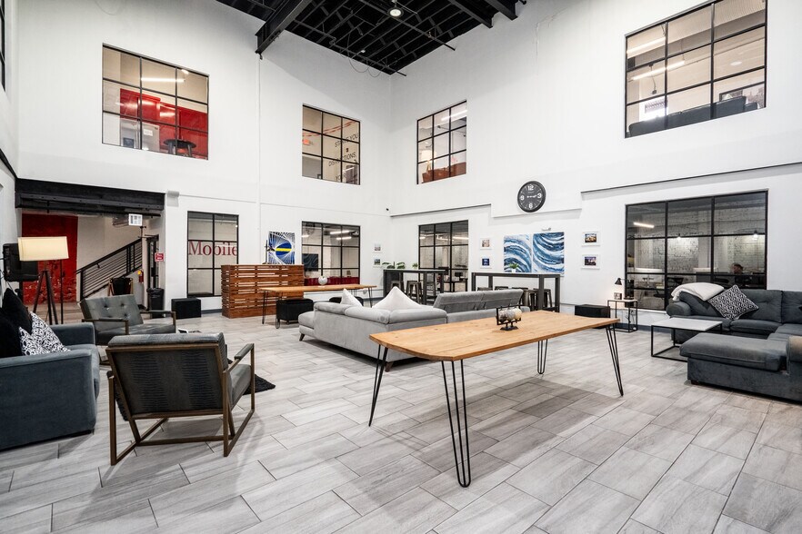 More Photos Of 522 W San Francisco Ave, El Paso Coworking Space