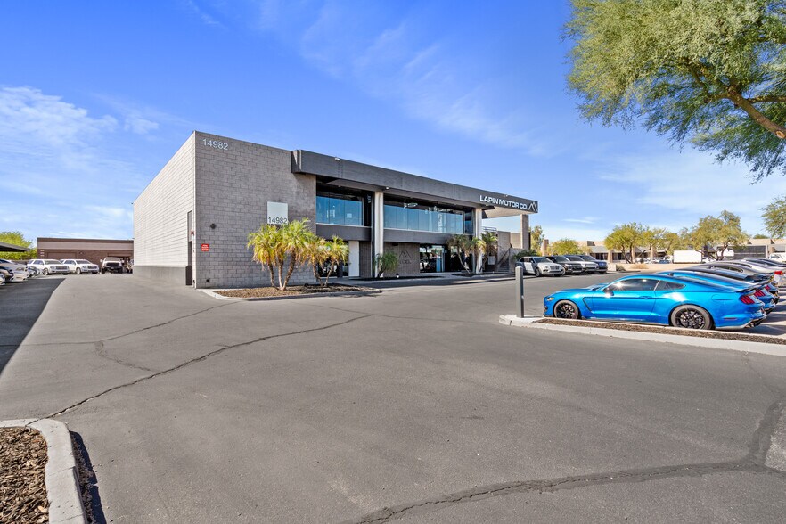 More Photos Of 14982 N 83rd Pl, Scottsdale Showroom For Sale