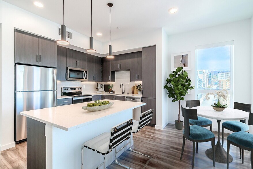 More Photos Of 6240 W Sunset Blvd, Los Angeles Apartments For Lease