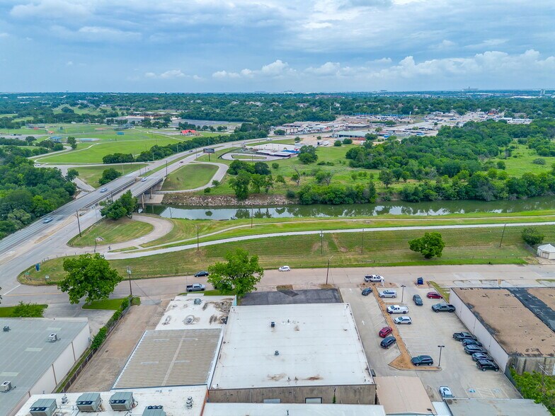 More Photos Of 3001-3003 Shamrock St, Fort Worth Light Distribution For Lease