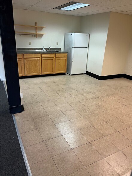 More Photos Of 712 SE Hawthorne Blvd, Portland Storefront Retail Office For Lease