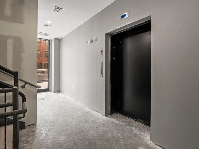 More Photos Of 2-10 Maverick Sq, Boston Apartments For Lease