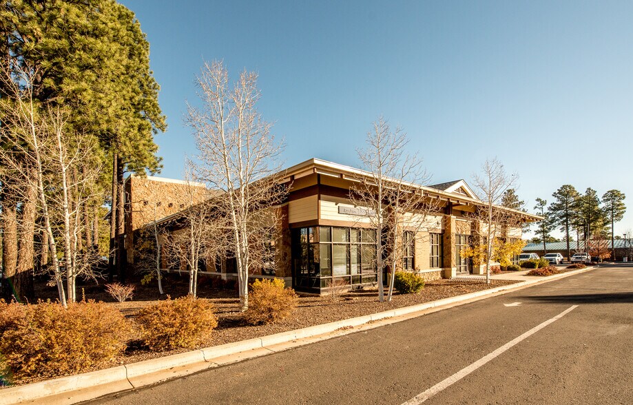 More Photos Of 1750 S Woodlands Village Blvd, Flagstaff Office For Sale