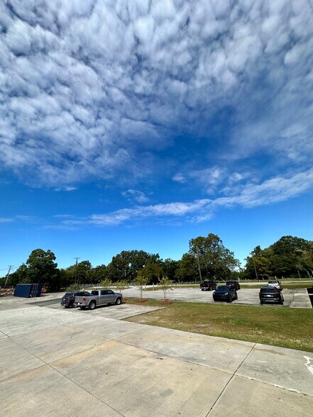 More Photos Of 2201 Mechanic St, Charleston Warehouse For Lease