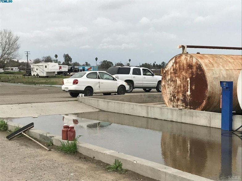 More Photos Of 11280 10 1/2 Ave, Hanford Service For Sale