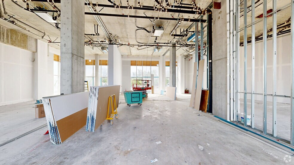 Primary Photo Of 300 Boul Saint-Martin O, Laval Apartments For Lease