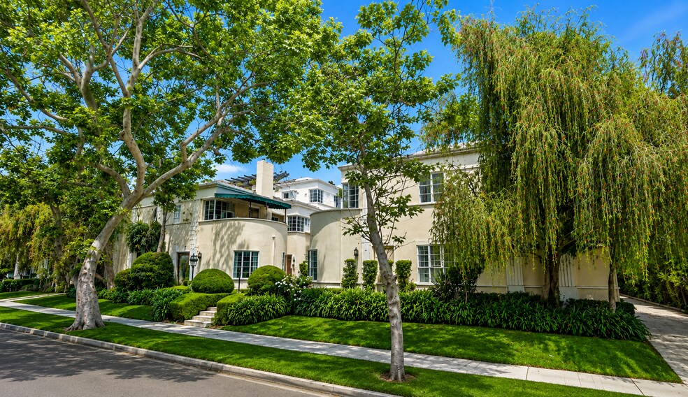 Primary Photo Of 336 N Sycamore Ave, Los Angeles Multifamily For Sale