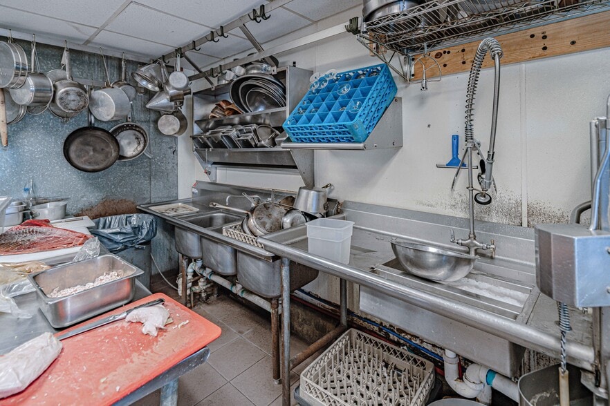 More Photos Of 754 Cherokee st, Fountain Hill Restaurant For Sale
