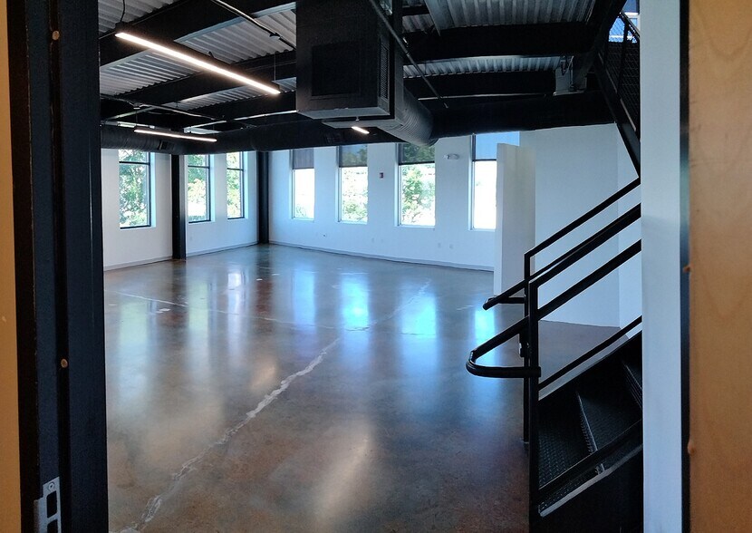 More Photos Of 214 W Tremont Ave, Charlotte Office For Lease