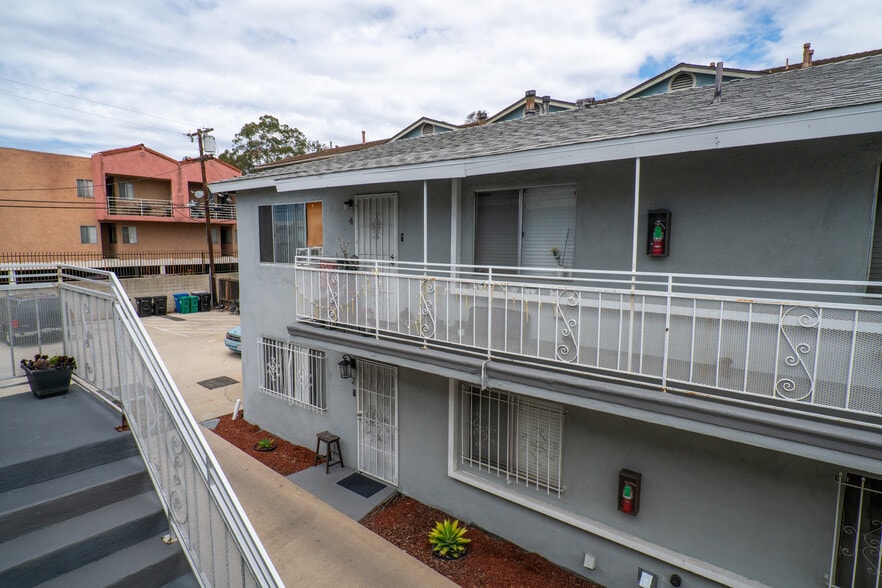 More Photos Of 6645 Hammond Ave, Long Beach Apartments For Sale