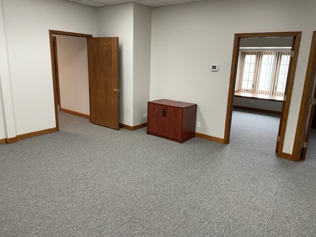 More Photos Of 28085 N Ashley Cir, Libertyville Medical For Sale