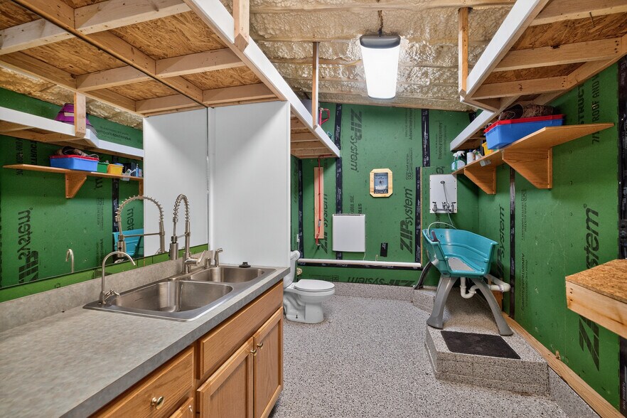 More Photos Of 446 Roy Arnold Blvd, Danville Industrial For Sale