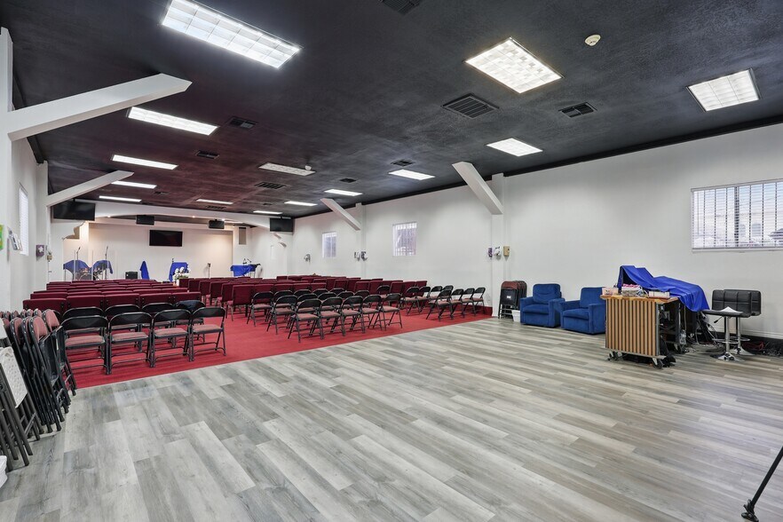 More Photos Of 6617 S San Pedro St, Los Angeles Flex For Sale