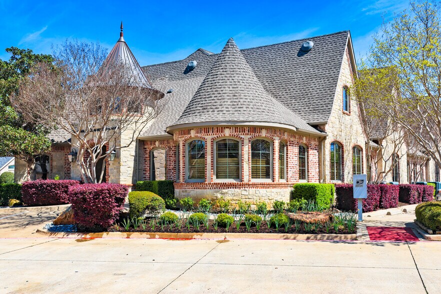 More Photos Of 1312 Glade Rd, Colleyville Loft Creative Space For Sale