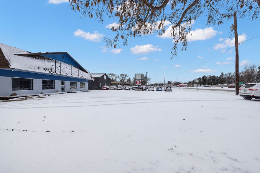 More Photos Of 21034 Chippendale Ave W, Farmington Industrial For Sale