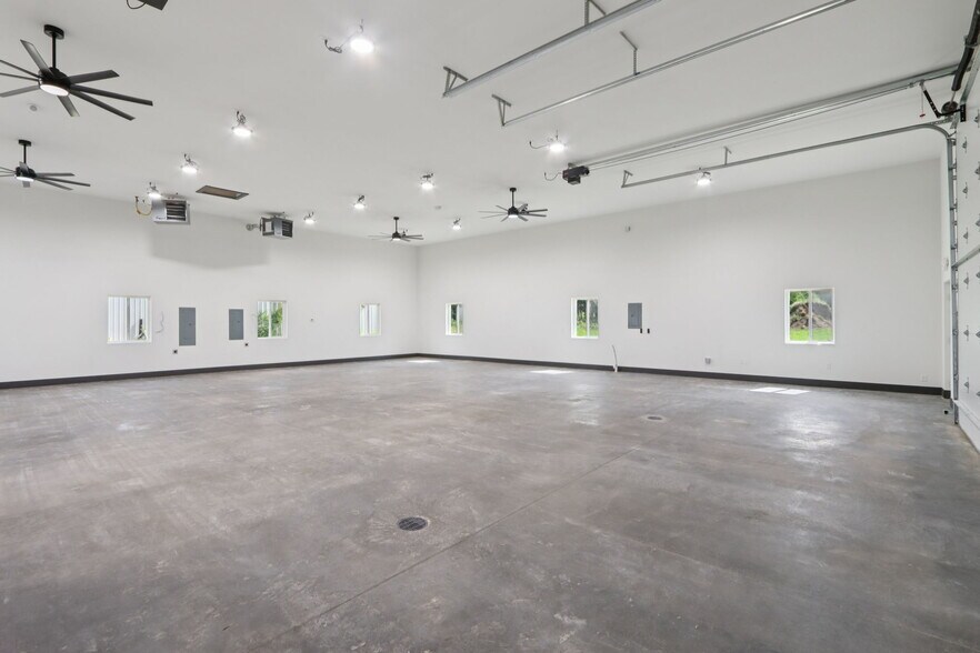 More Photos Of 407 Wengel dr, Reedsburg Light Manufacturing For Sale