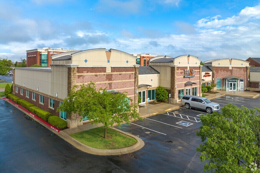 More Photos Of 14201 N May Ave, Oklahoma City Storefront For Lease