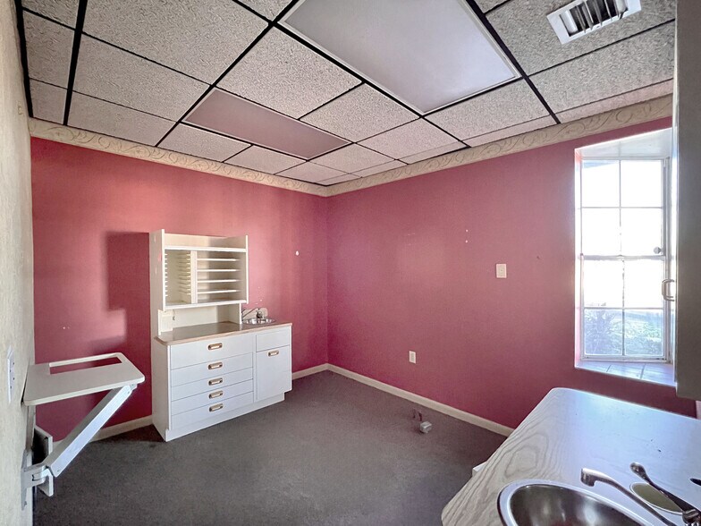 More Photos Of 200 Avenue K SE, Winter Haven Office For Lease
