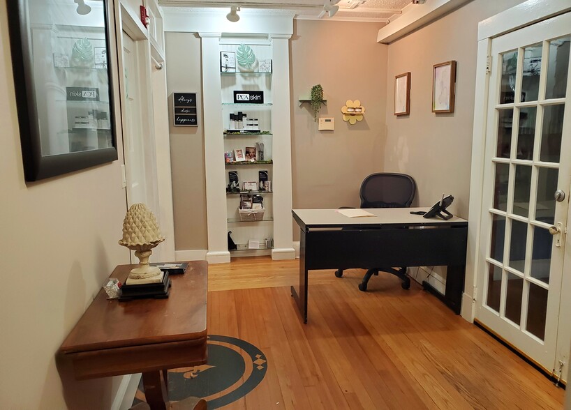 More Photos Of 2833-2837 Main St, Glastonbury Loft Creative Space For Lease