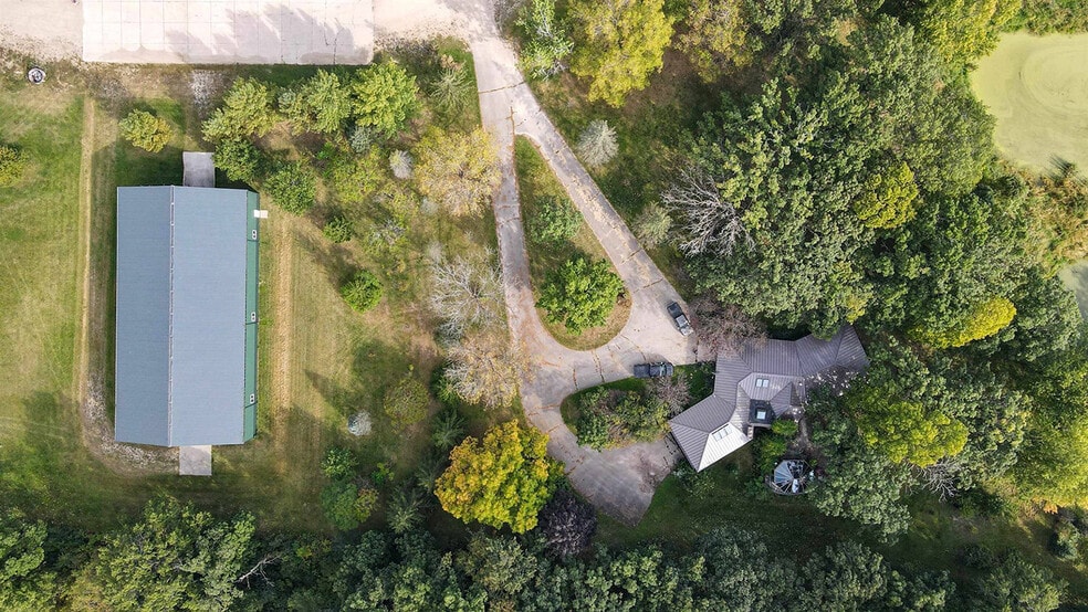 More Photos Of 2601 Iverson Rd, Stoughton Warehouse For Lease