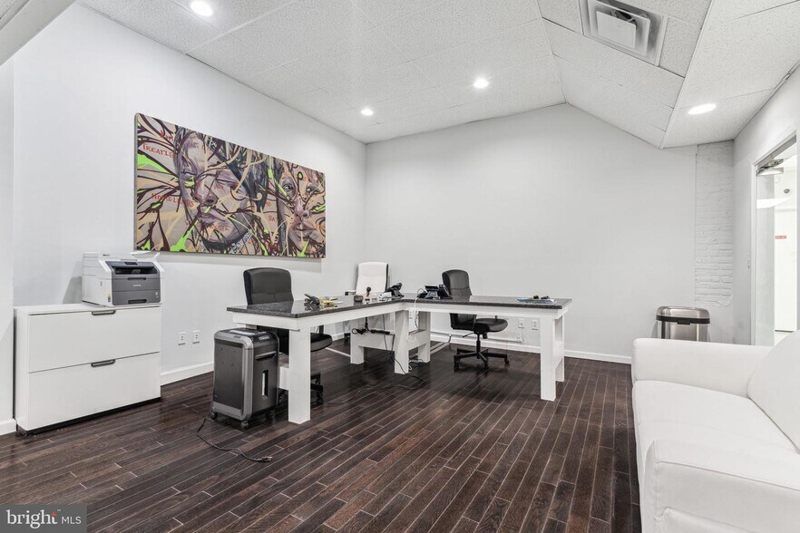 More Photos Of 813-817 N 5th St, Philadelphia Apartments For Lease